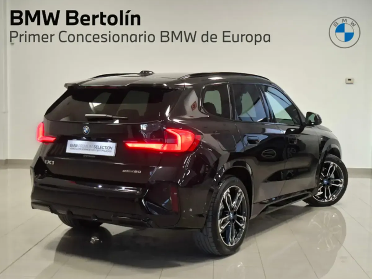 Usado BMW iX1 Comfort Edition 150 kW (204 CV) 2025 Negro SUV