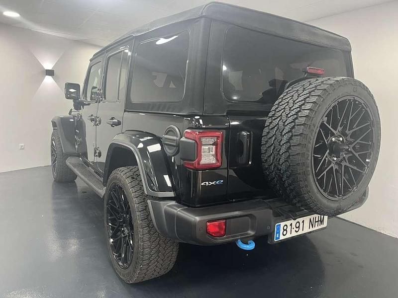 Usado Jeep Wrangler Unlimited Sahara 381 CV (280 kW) 2023 Negro SUV