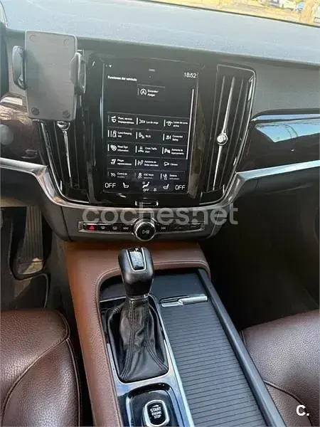 Usado Volvo S90 Business Edition 190 CV (139 kW) 2019 Negro Berlina
