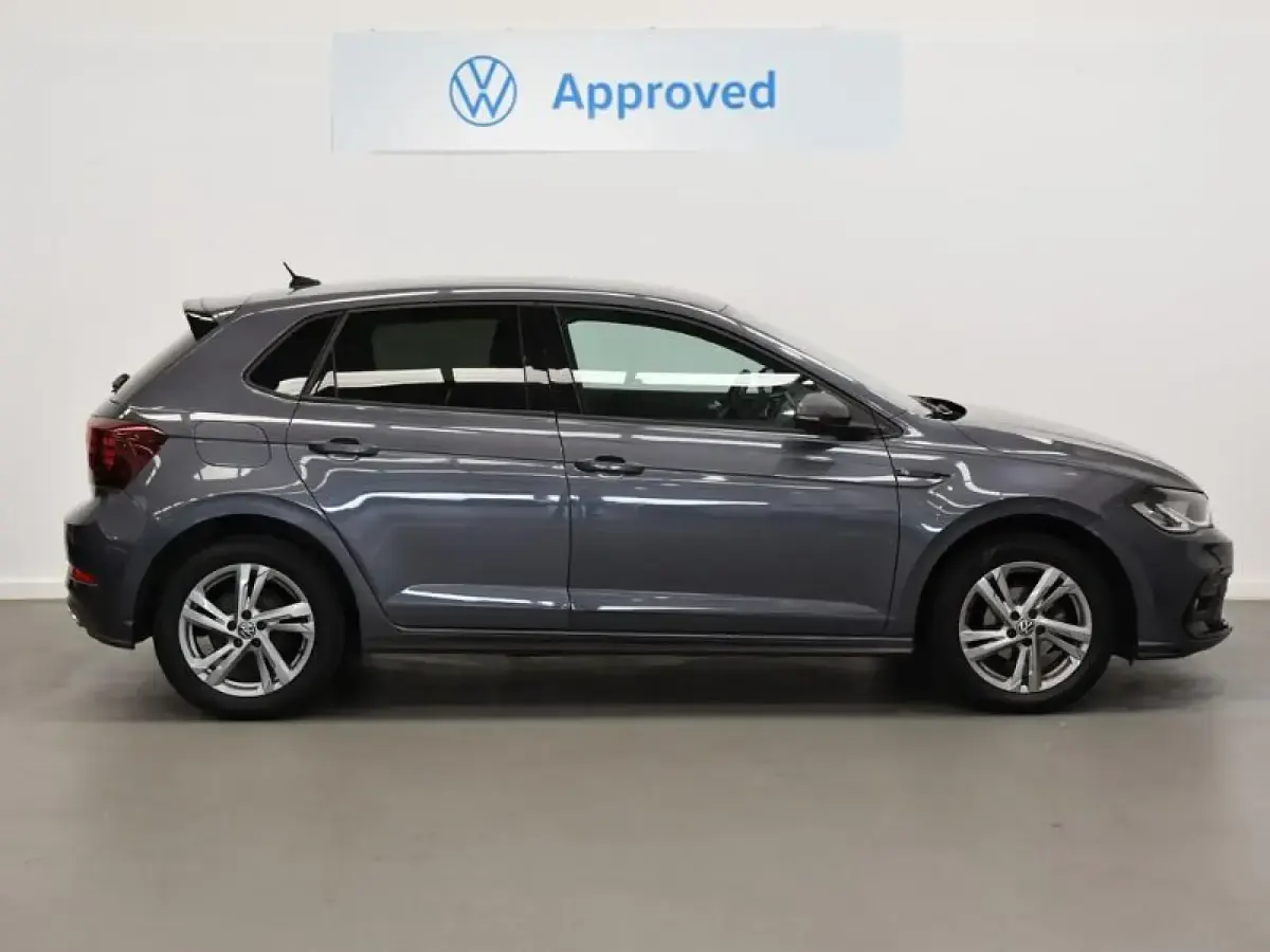 Usado VW Polo 95 CV (69 kW) 2022 Gris/plata Utilitario