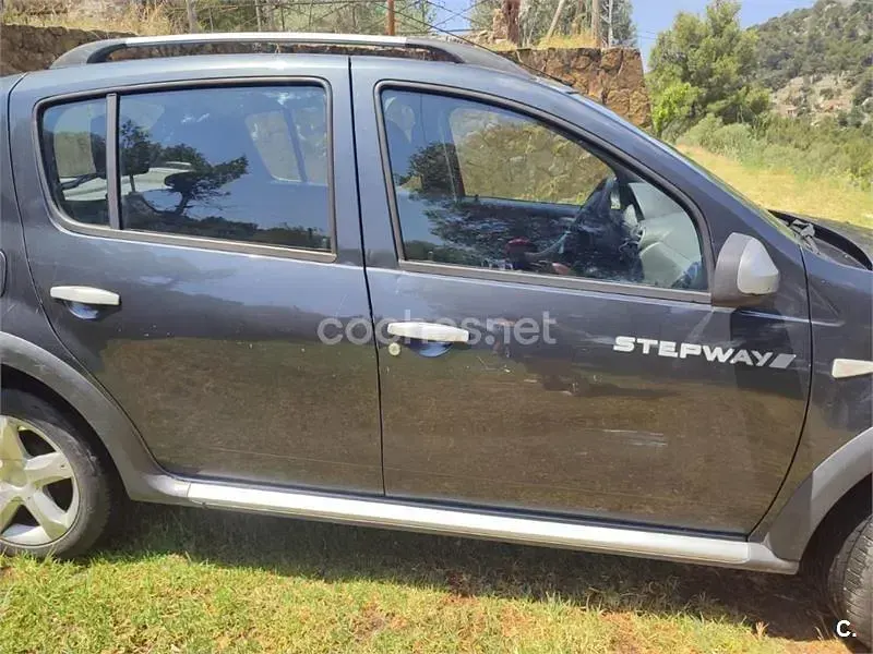 Usado Dacia Sandero Stepway 85 CV (62 kW) 2011 Negro Berlina
