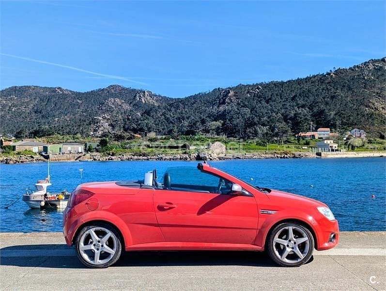Usado Opel Tigra Sport 125 CV (91 kW) 2005 Rojo Descapotable