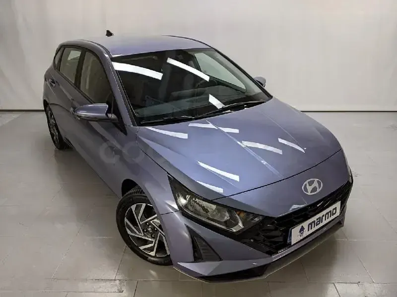 Usado Hyundai i20 100 CV (73 kW) 2025 Azul Utilitario