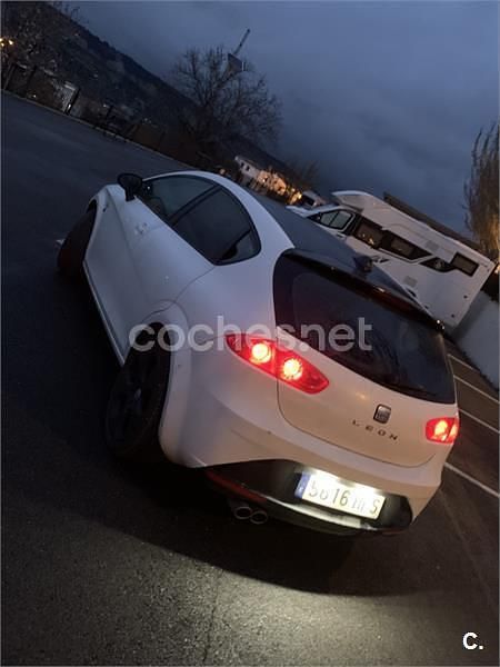 Usado Seat Leon Copa 105 CV (77 kW) 2011 Blanco Utilitario