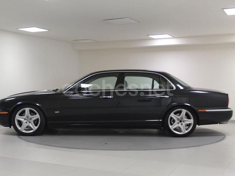 Usado Jaguar XJ8 Executive 258 CV (189 kW) 2006 Negro Berlina