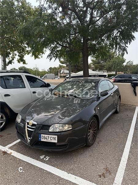 Negro Usado 2004 Alfa Romeo GT Distinctive Coupe | 1200 € (Precio justo) - Imagen 1/4