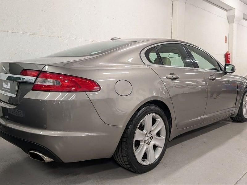 Usado Jaguar XF Premium Luxury 298 CV (219 kW) 2008 Beige Berlina
