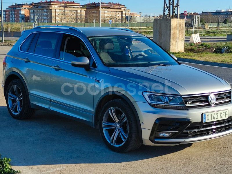 Gris / plata Usado 2017 VW Tiguan Sportline SUV | 23.000 € (Caro) - Imagen 1/4