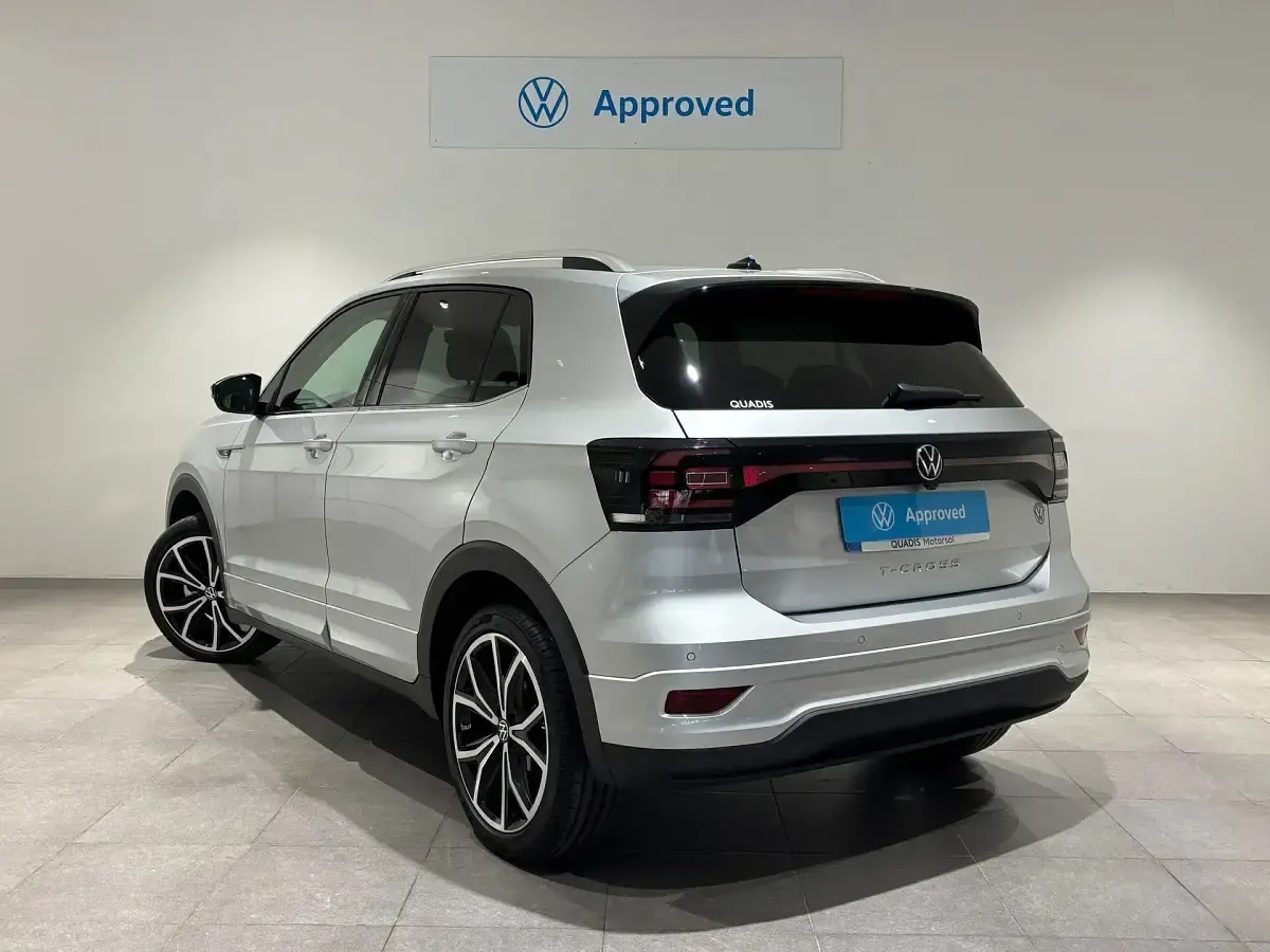 Usado VW T-Cross R-line 115 CV (84 kW) 2025 Gris SUV