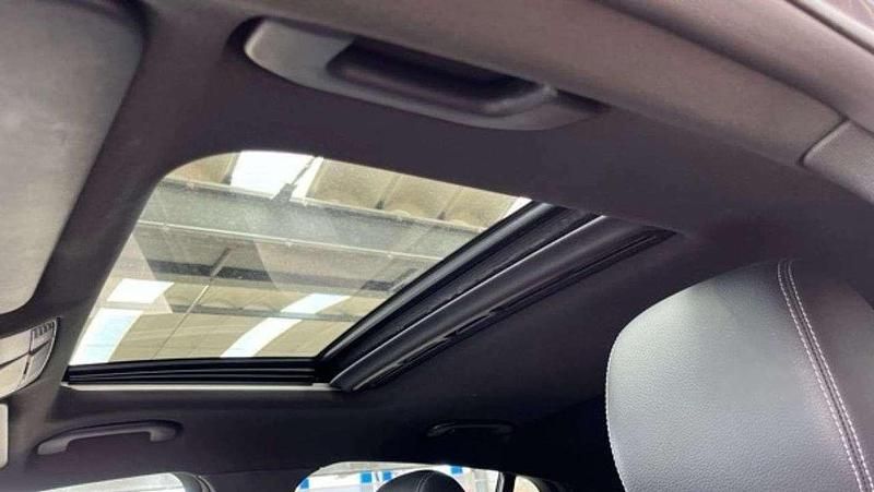 Azul Usado 2017 Mercedes GLC250 AMG line SUV | 29.990 € - Imagen 1/4