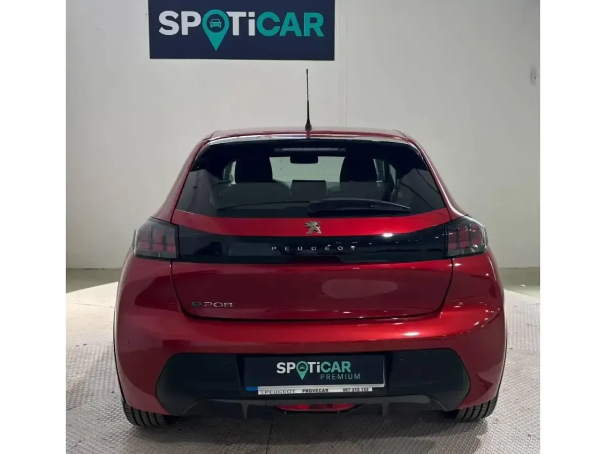 Usado Peugeot e-208 Active 100 kW (136 CV) 2023 Rojo Utilitario
