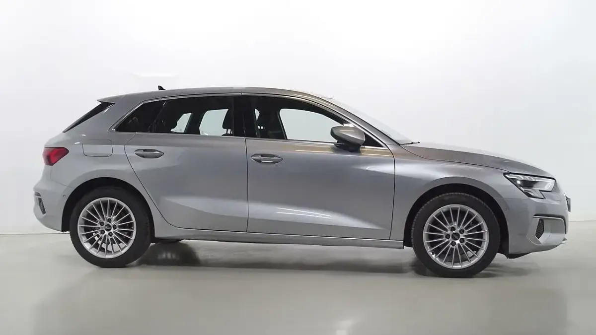 Usado Audi A3 Advanced Plus 110 CV (80 kW) 2023 Gris Berlina