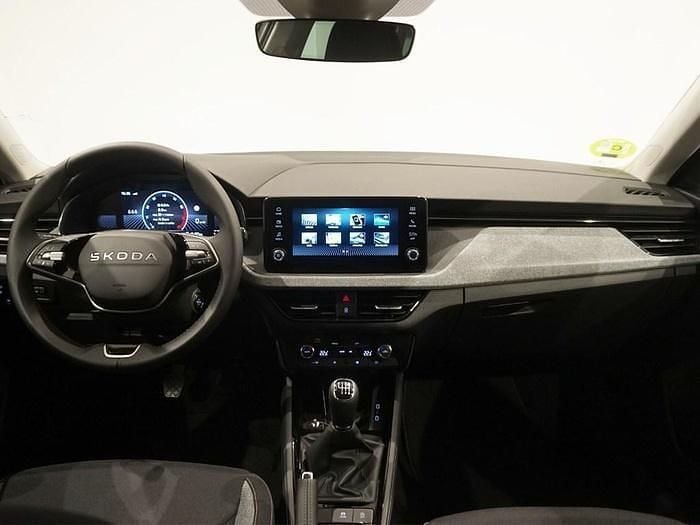 Nuevo Skoda Scala Selection 115 CV (84 kW) 2025 Blanco Utilitario