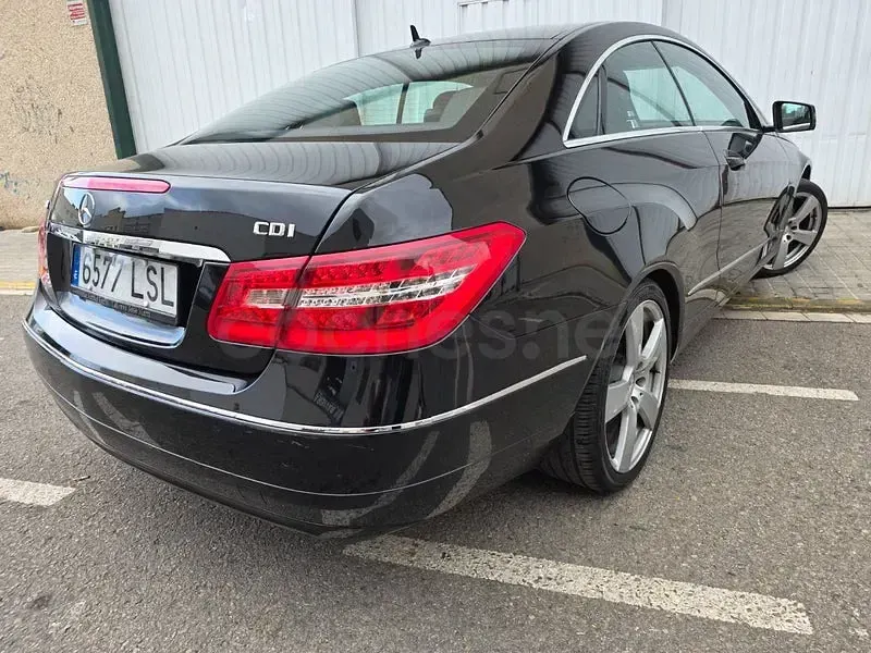 Usado Mercedes E250 204 CV (150 kW) 2012 Negro Coupe