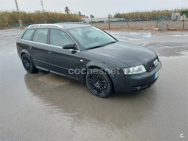 Usado Audi S4 344 CV (253 kW) 2004 Negro Familiar