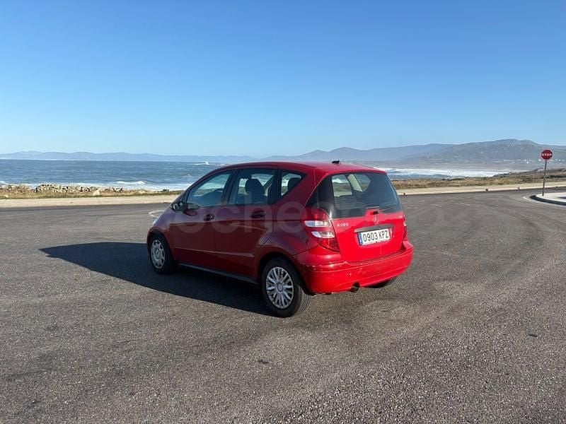 Usado Mercedes A180 Elegance 109 CV (80 kW) 2006 Rojo Monovolumen