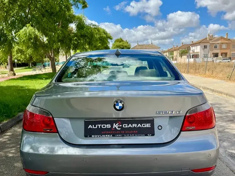 Usado BMW 520 163 CV (119 kW) 2006 Gris / plata Berlina