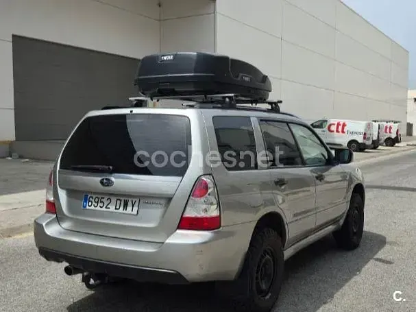 Usado Subaru Forester 125 CV (91 kW) 2006 Gris / plata SUV