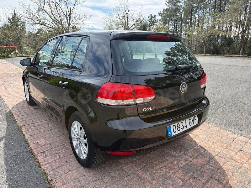 Usado VW Golf VI 105 CV (77 kW) 2010 Negro Utilitario
