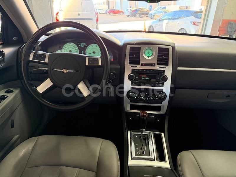 Usado Chrysler 300C Executive 218 CV (160 kW) 2008 Gris / plata Berlina