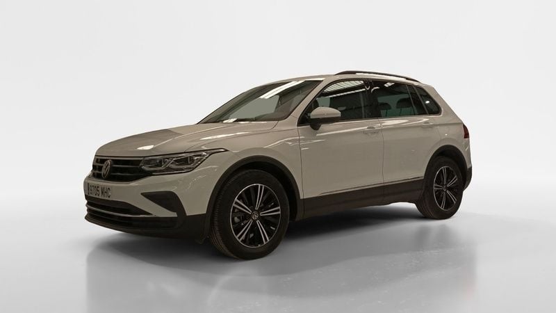 Blanco Usado 2023 VW Tiguan Life SUV | 28.900 € (Super precio) - Imagen 1/4