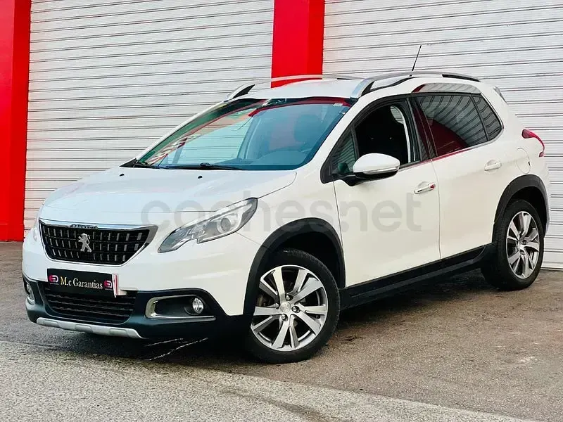 Usado Peugeot 2008 Allure 130 CV (95 kW) 2018 Blanco SUV