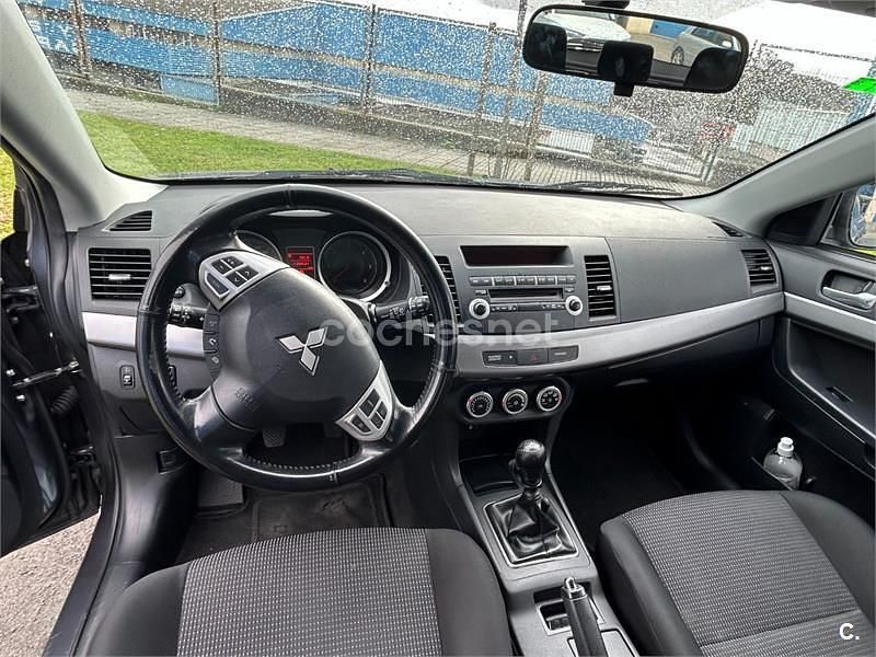 Usado Mitsubishi Lancer Sportback Invite 140 CV (102 kW) 2008 Gris / plata Berlina