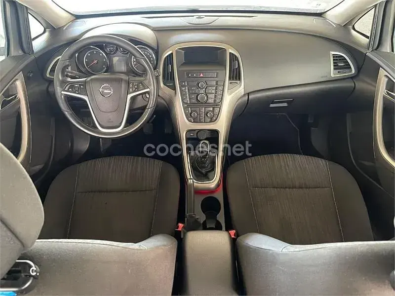 Usado Opel Astra Cosmo ST 110 CV (80 kW) 2012 Blanco Familiar