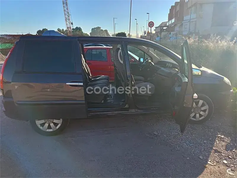 Usado Citroën C8 130 CV (95 kW) 2006 Gris / plata Monovolumen