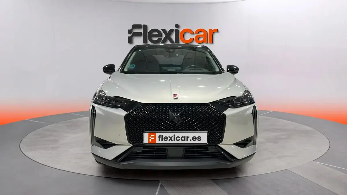 Usado DS Automobiles DS3 Crossback Performance 130 CV (95 kW) 2023 Gris SUV