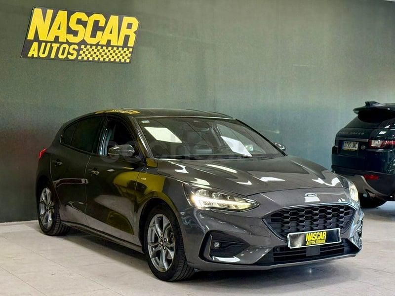 Usado Ford Focus ST-Line 125 CV (91 kW) 2020 Gris / plata Berlina