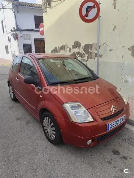 Usado Citroën C2 61 CV (44 kW) 2004 Rojo Utilitario