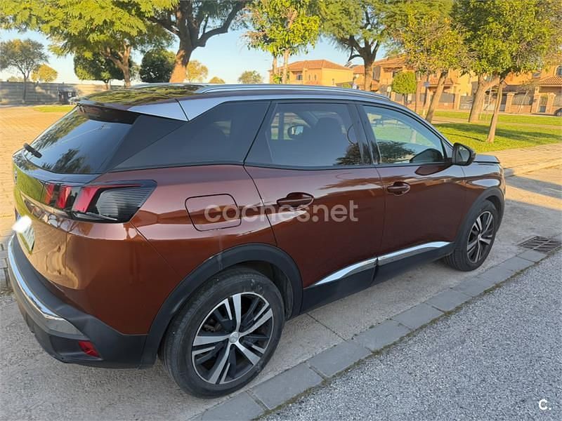 Usado Peugeot 3008 Allure 130 CV (95 kW) 2019 Marrón SUV