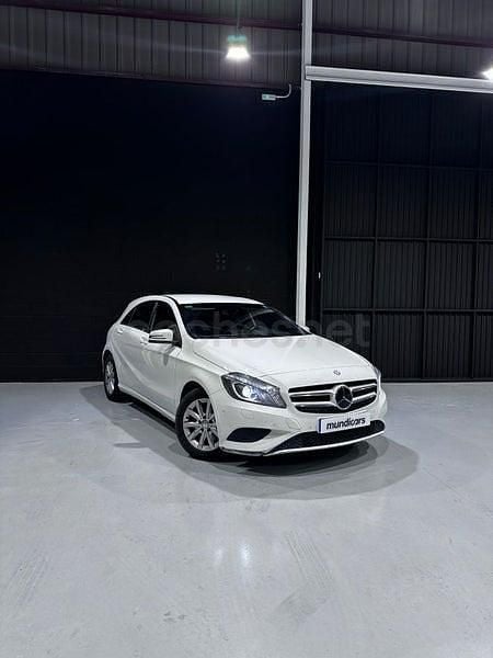 Usado Mercedes A180 Style 122 CV (89 kW) 2013 Blanco Berlina
