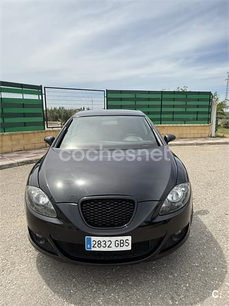 Usado Seat Leon Sport 140 CV (102 kW) 2008 Negro Utilitario