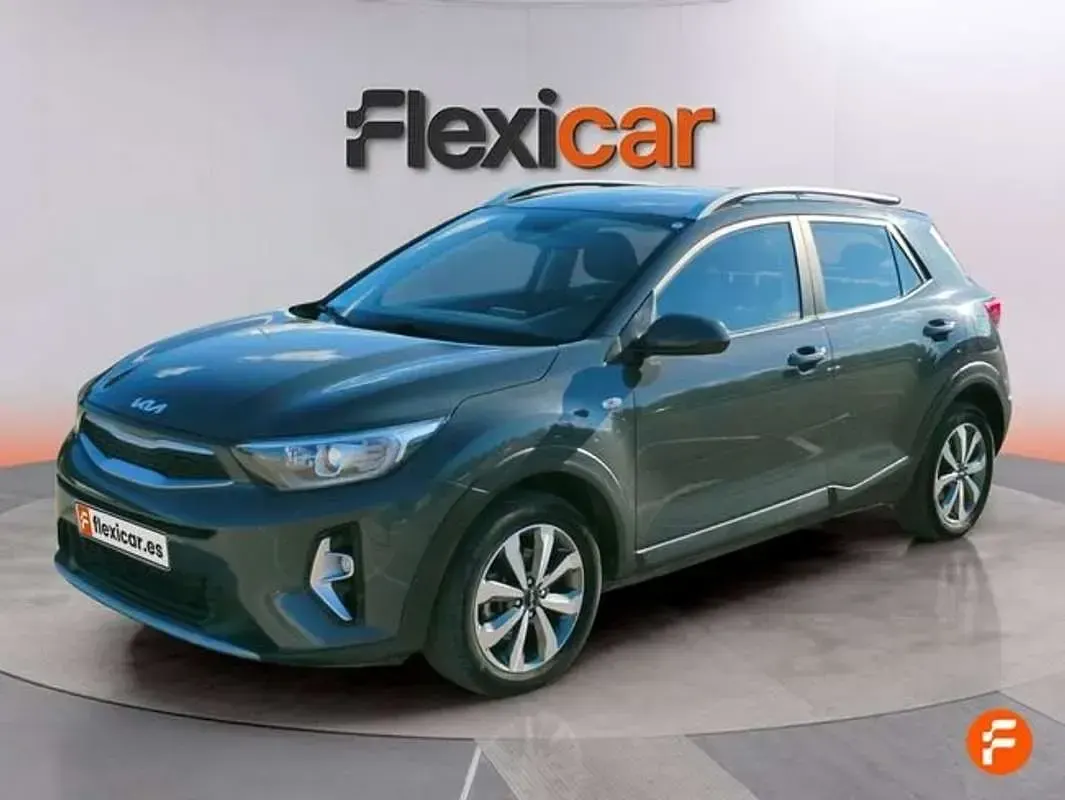 Usado Kia Stonic 101 CV (74 kW) 2021 Gris SUV