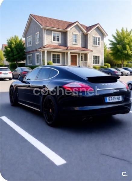 Käytetty Porsche Panamera 400 HP (294 kW) 2012 Musta Sedan