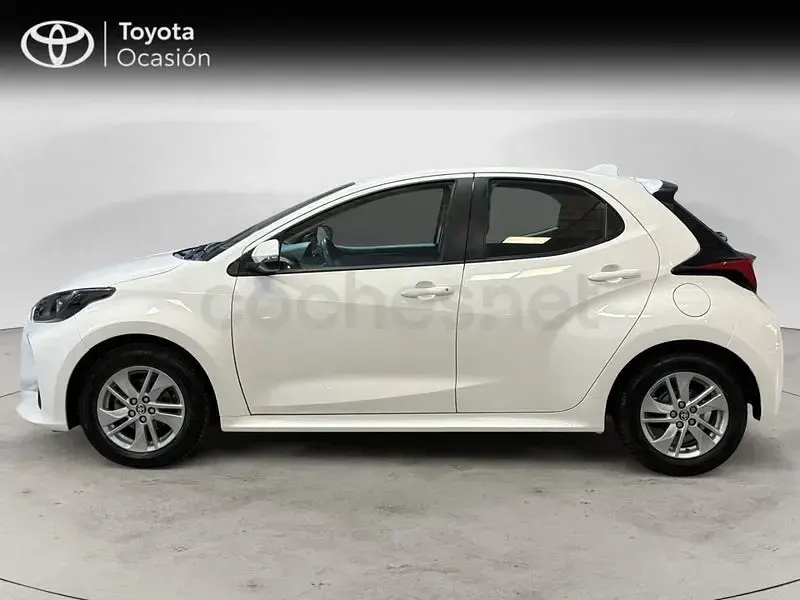 Usado Toyota Yaris 125 CV (91 kW) 2023 Blanco Utilitario