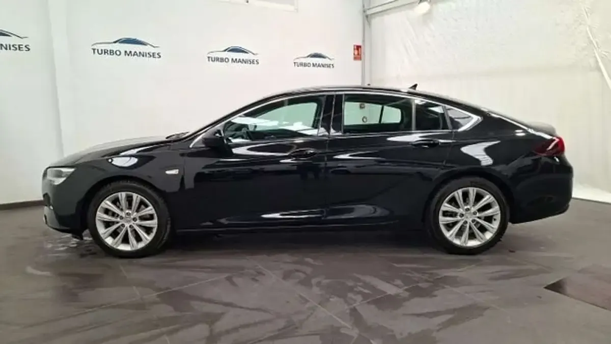 Usado Opel Insignia Business Elegance 170 HP (125 kW) 2021 Preto Sedan