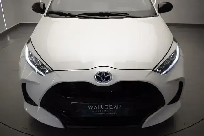 Usado Toyota Yaris Style 115 CV (84 kW) 2022 Blanco Utilitario