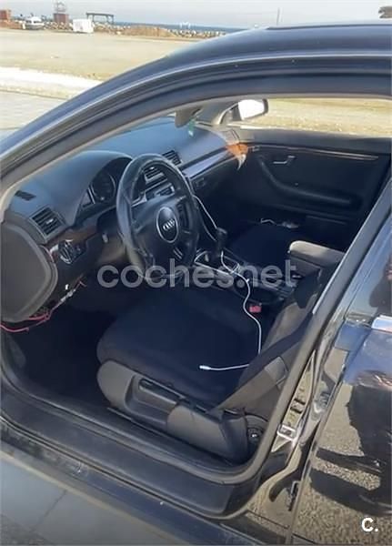 Usado Audi A4 163 CV (119 kW) 2002 Negro Berlina