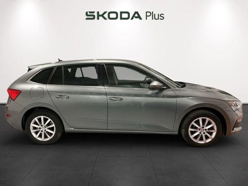Usado Skoda 110 R Ambition 110 CV (80 kW) 2022 Gris / plata Berlina
