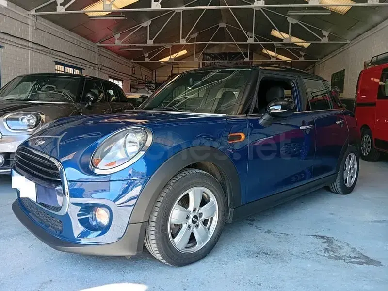 Usado Mini Cooper D 116 CV (85 kW) 2018 Azul Utilitario