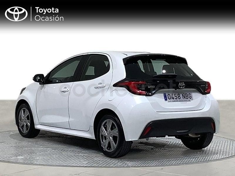 Usado Toyota Yaris Hybrid Active 116 CV (85 kW) 2025 Blanco Berlina