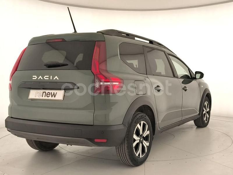 Usado Dacia Jogger Expression 110 CV (80 kW) 2024 Verde Monovolumen