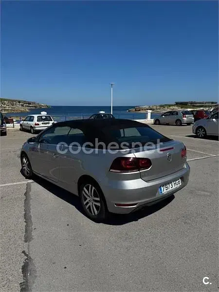 Usado VW Golf 105 CV (77 kW) 2011 Gris / plata Descapotable