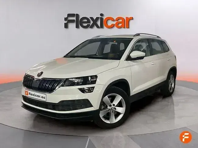 Usado Skoda Karoq Ambition 150 CV (110 kW) 2022 Blanco SUV