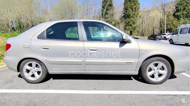 Usado Citroën Xsara Exclusive 90 CV (66 kW) 2003 Beige Berlina