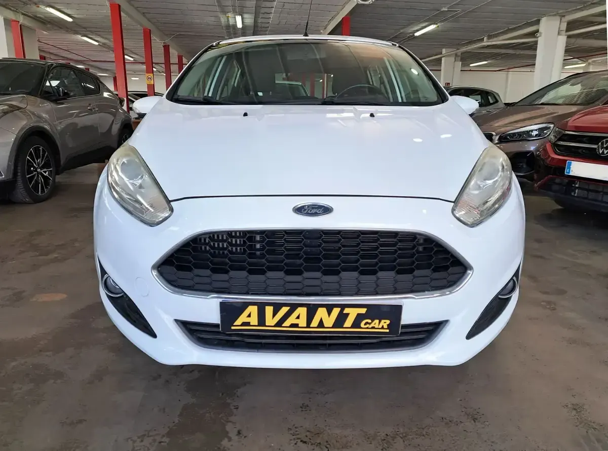 Usado Ford Fiesta Trend 75 HP (55 kW) 2016 Branco Sedan