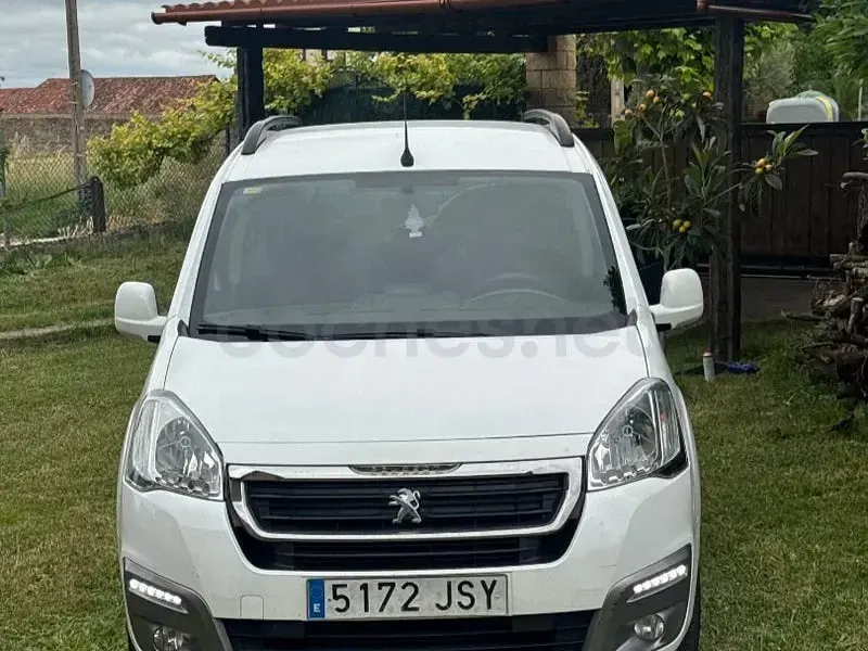 Usado Peugeot Partner Tepee Outdoor 120 CV (88 kW) 2016 Blanco Monovolumen